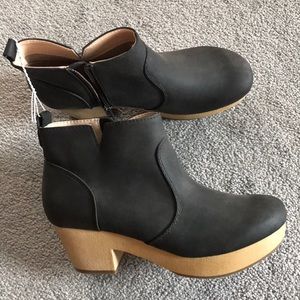 New no tags, Ankle boots, black size 8